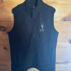 WRAP GIFT - Lord of the Rings Season 2 fleece vest - "Assistant Directors" - NWO